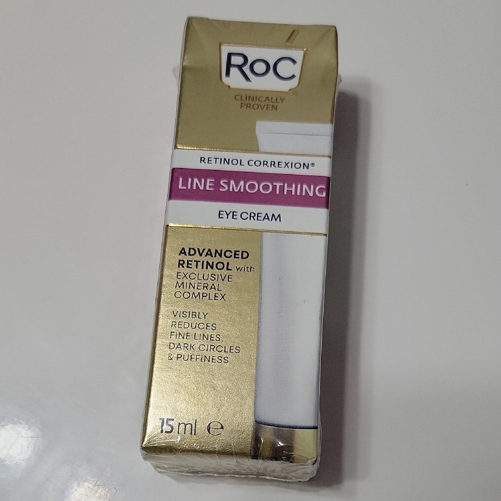 RoC Retinol Correxion Eye Cream - Gold and White